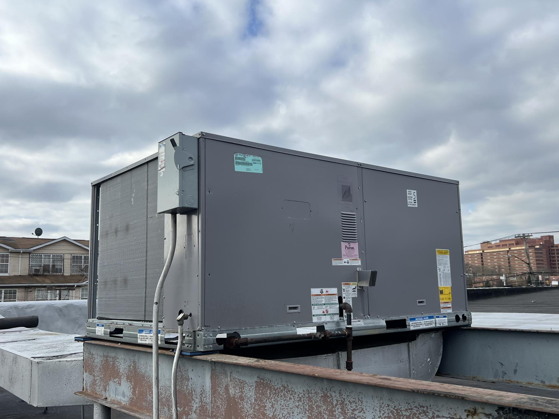 Carrier Comerical Roof top Package unit installed in Jamaica, NY